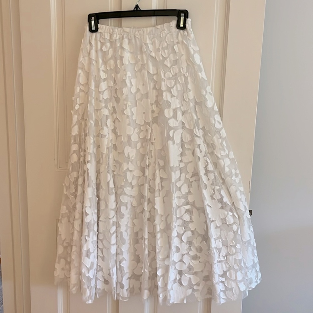 Long, pretty floral appliquéd, elastic waist skirt